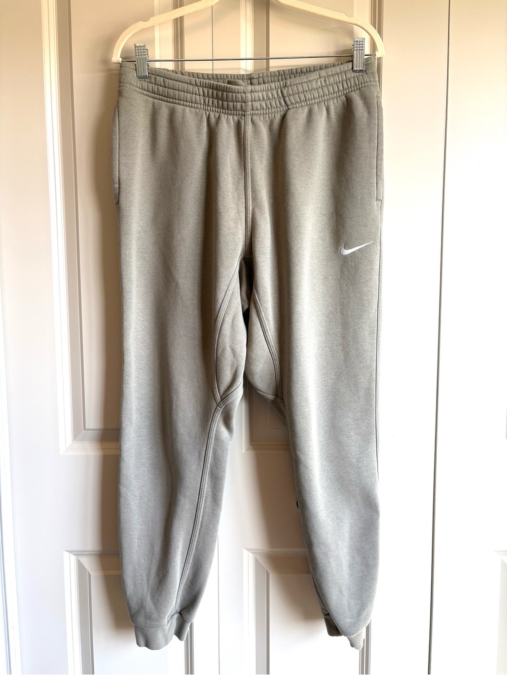Nike Women's Light Sage Green Sweatpants Joggers Embroidered Swoosh Logo Large